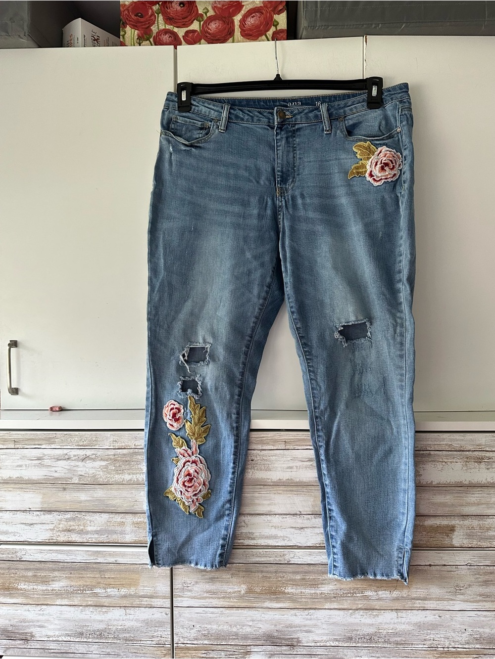 🌸 a.n.a Floral Embroidered Distressed Jeggings Size 16 Crop Jeans